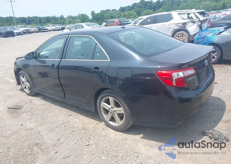 2012 Toyota Camry Se z USA, uszkodzony, nr VIN 4T1BF1FK2CU577448